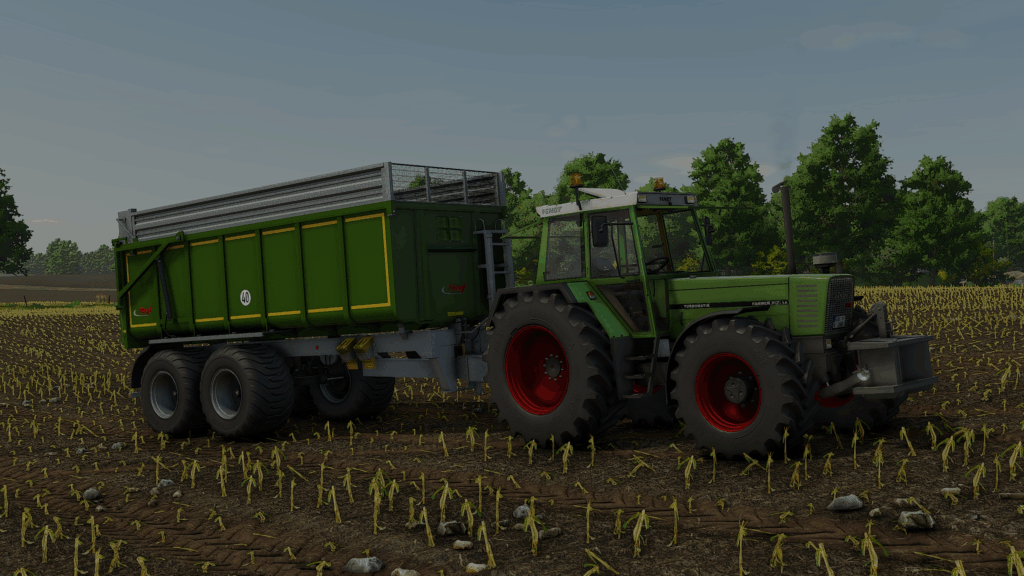 DH_Agrar Fendt-Traktor mit Fliegl-Kipper bei der Maisernte während unseres Häcksel-Events im Landwirtschafts-Simulator